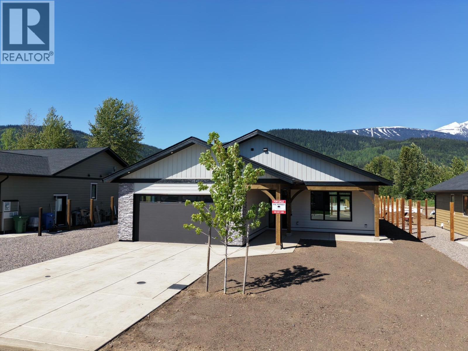 1045 PARKSIDE AVENUE, Smithers
