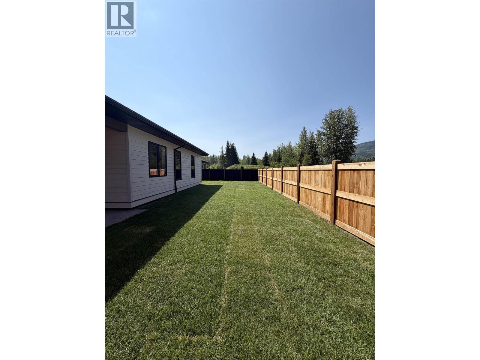 1045 PARKSIDE AVENUE, Smithers
