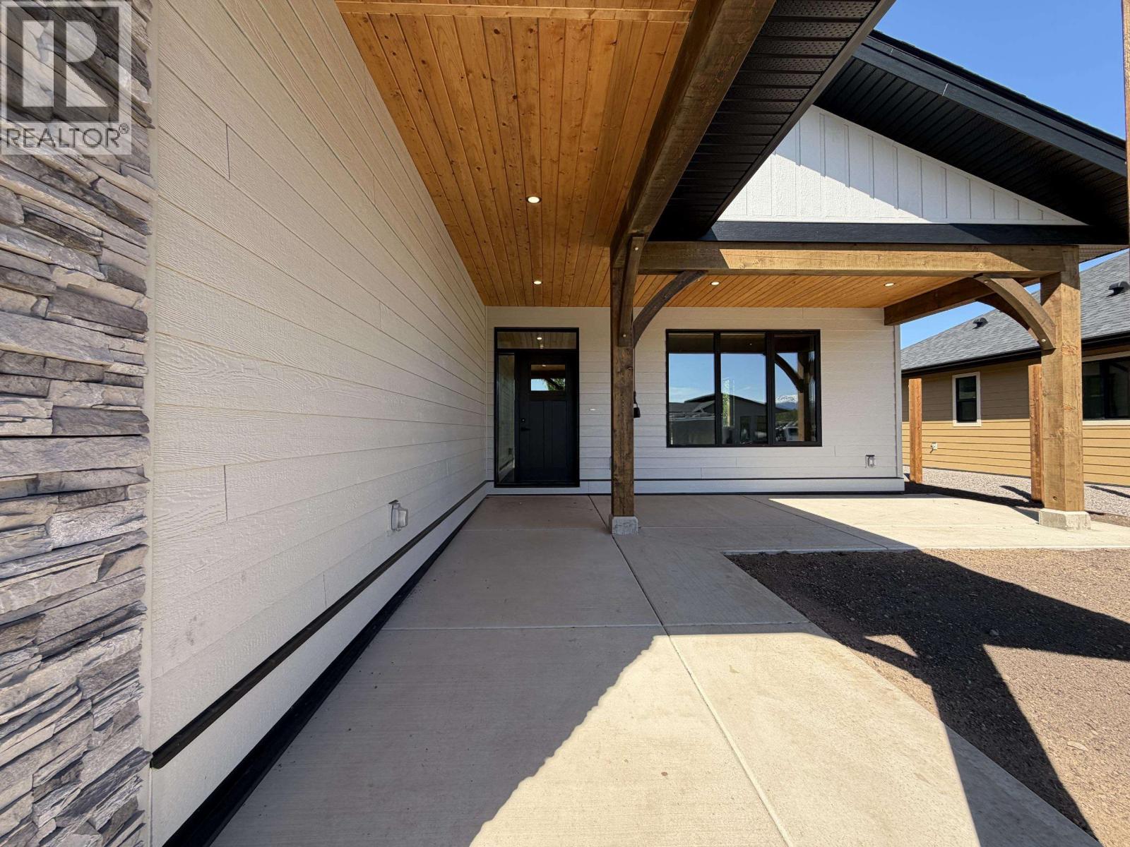 1045 PARKSIDE AVENUE, Smithers