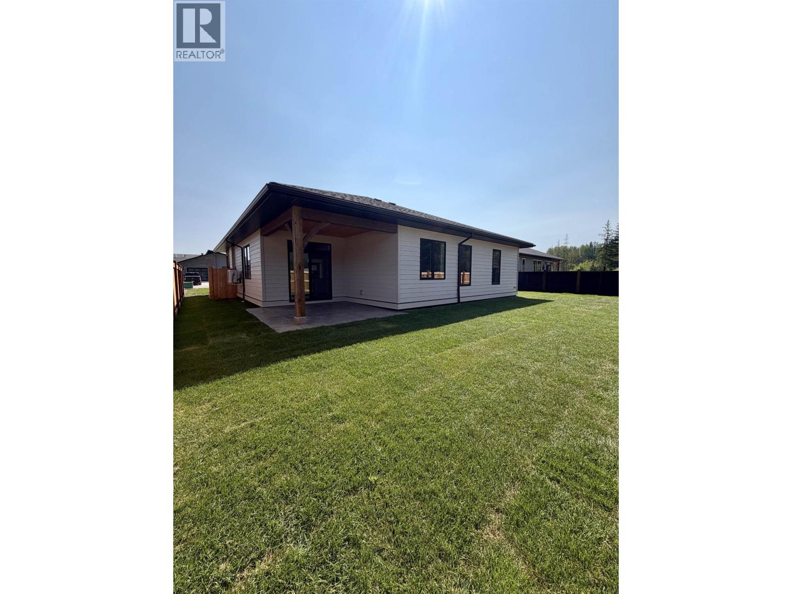 1045 PARKSIDE AVENUE, Smithers