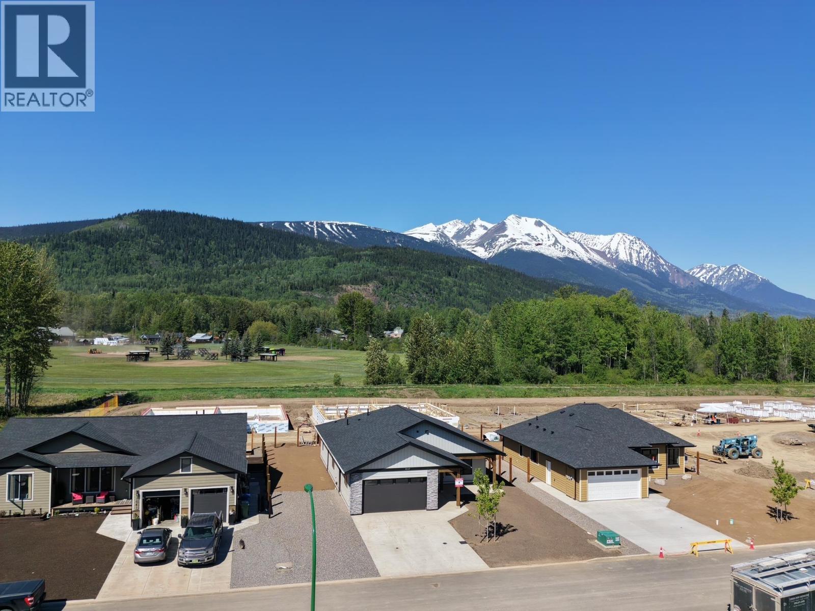 1045 PARKSIDE AVENUE, Smithers