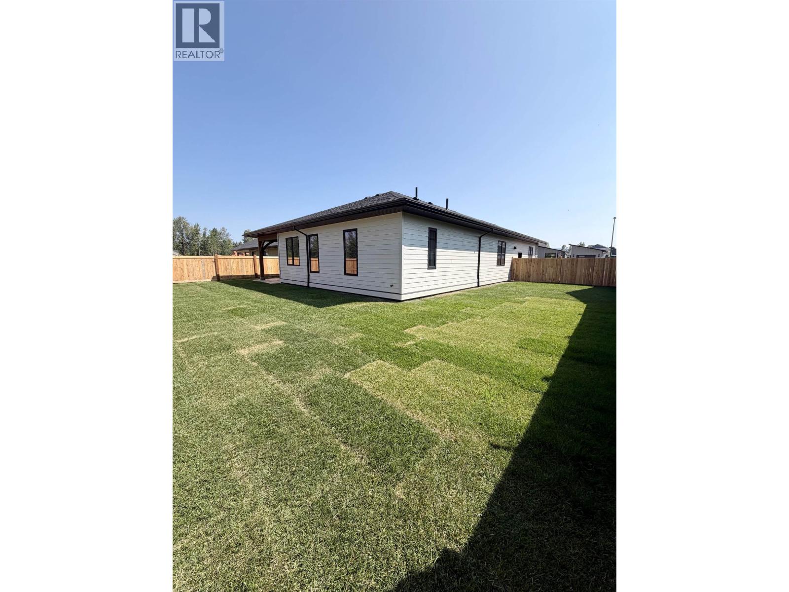 1045 PARKSIDE AVENUE, Smithers