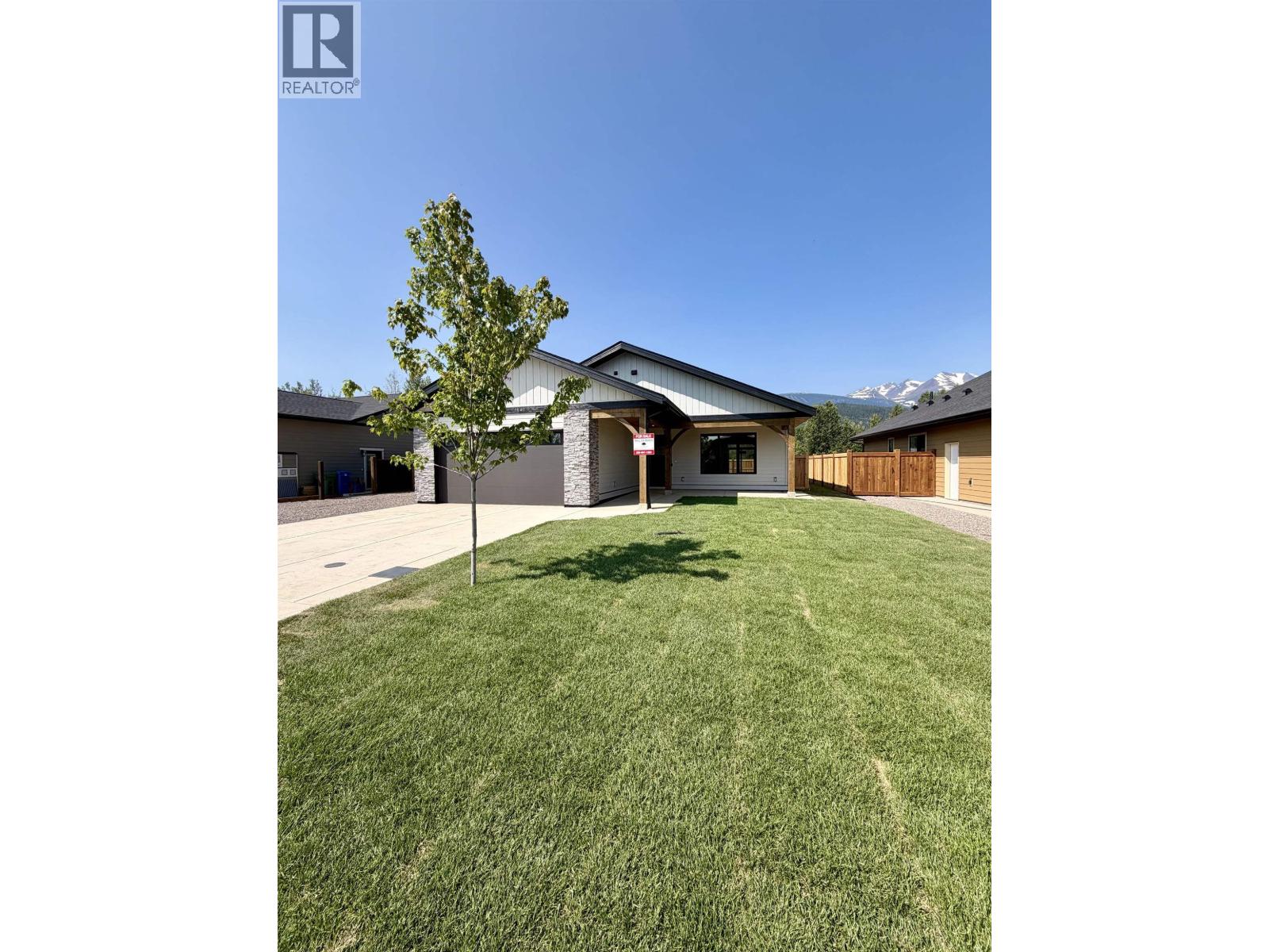 1045 PARKSIDE AVENUE, Smithers