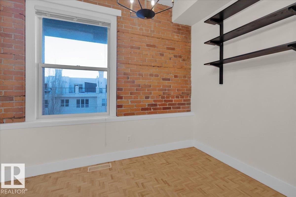 #406 10728 82 AV NW - 11