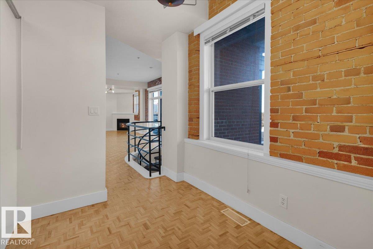 #406 10728 82 AV NW - 12