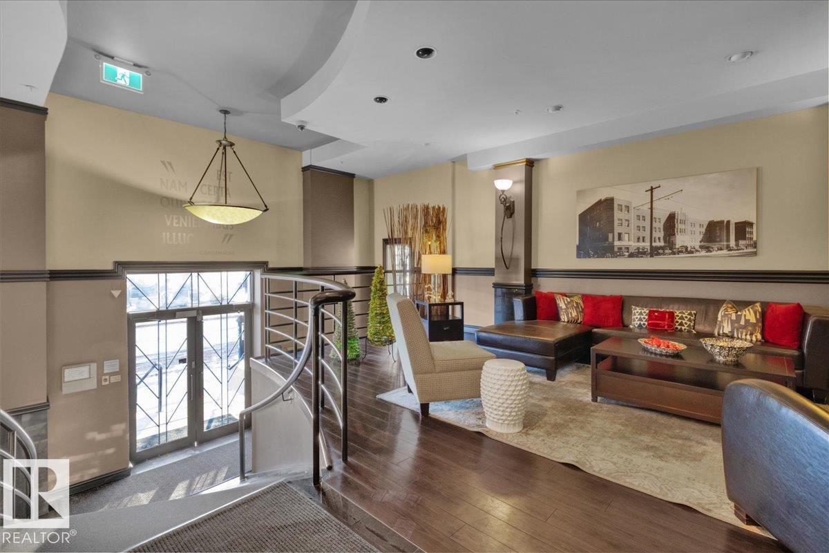 #406 10728 82 AV NW - 45