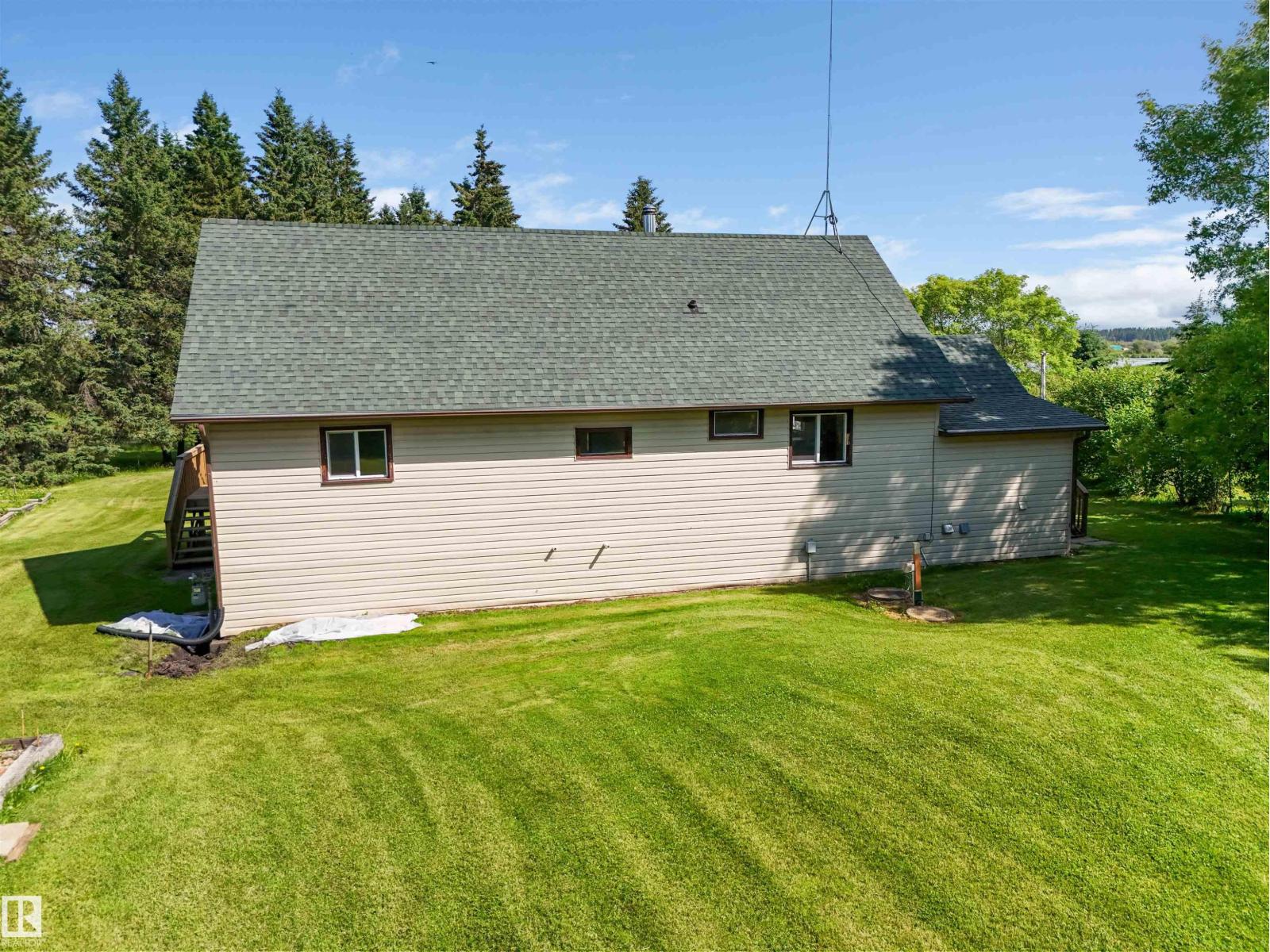 #43 62045 TWP ROAD 462 - 27