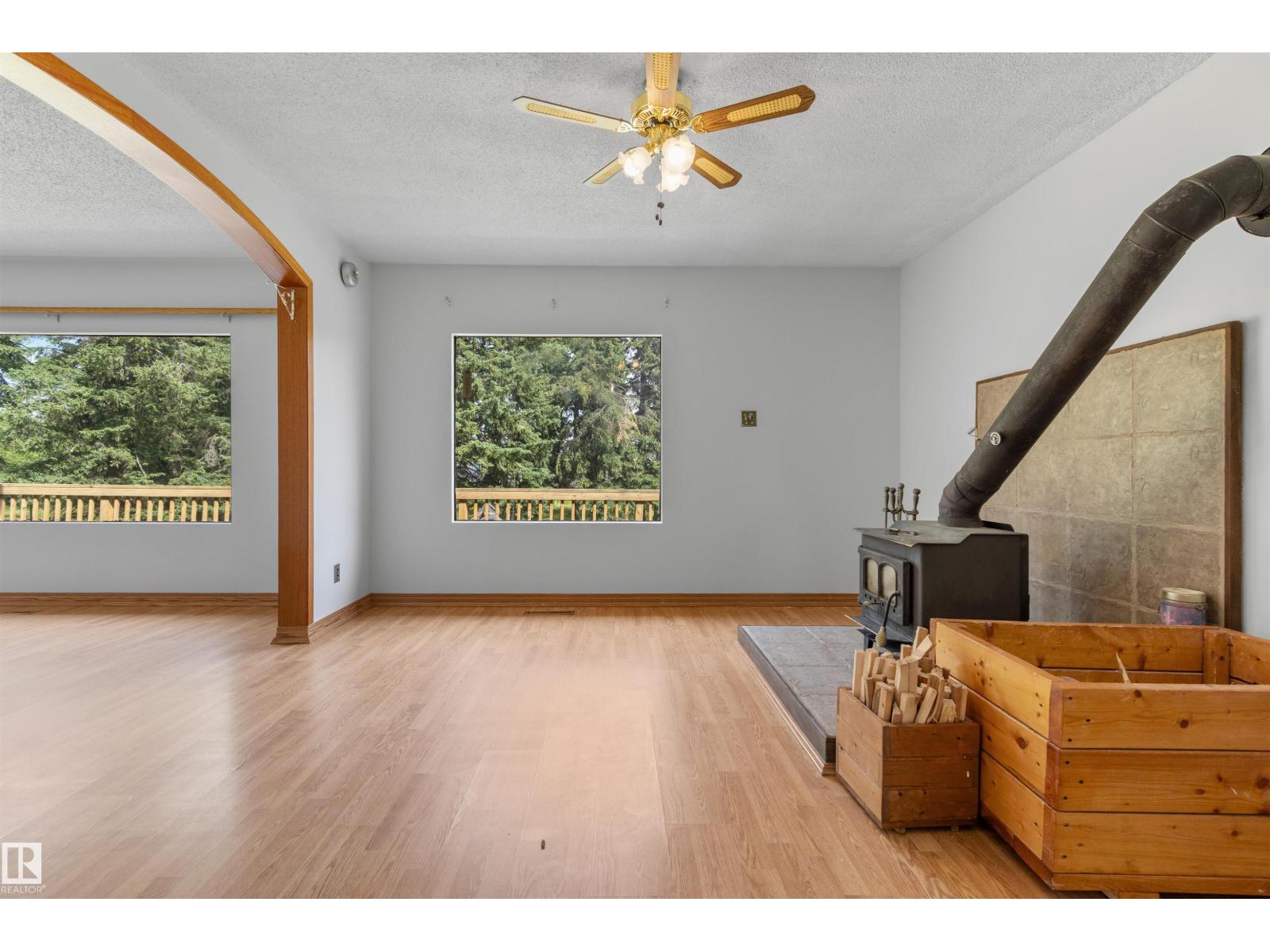 #43 62045 TWP ROAD 462 - 13