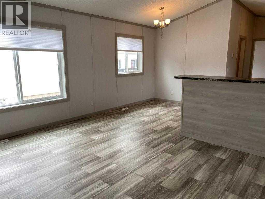 36, 4308 42 Avenue - 11