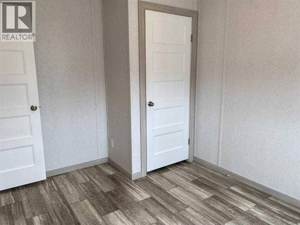36, 4308 42 Avenue - 27