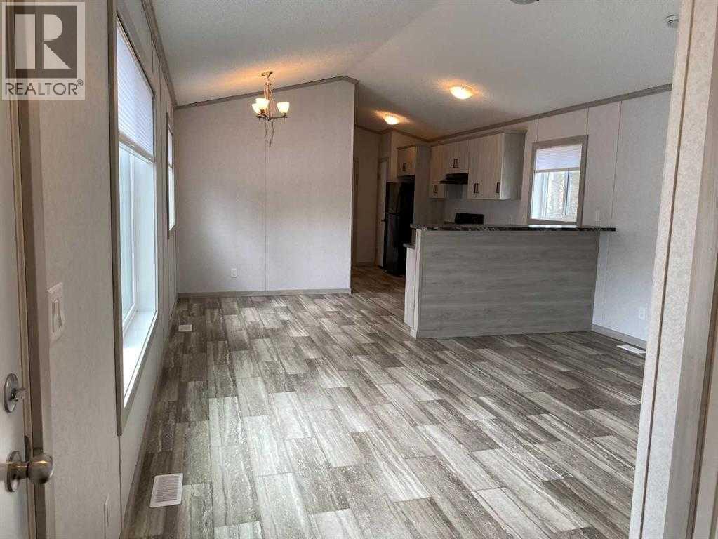 36, 4308 42 Avenue - 8
