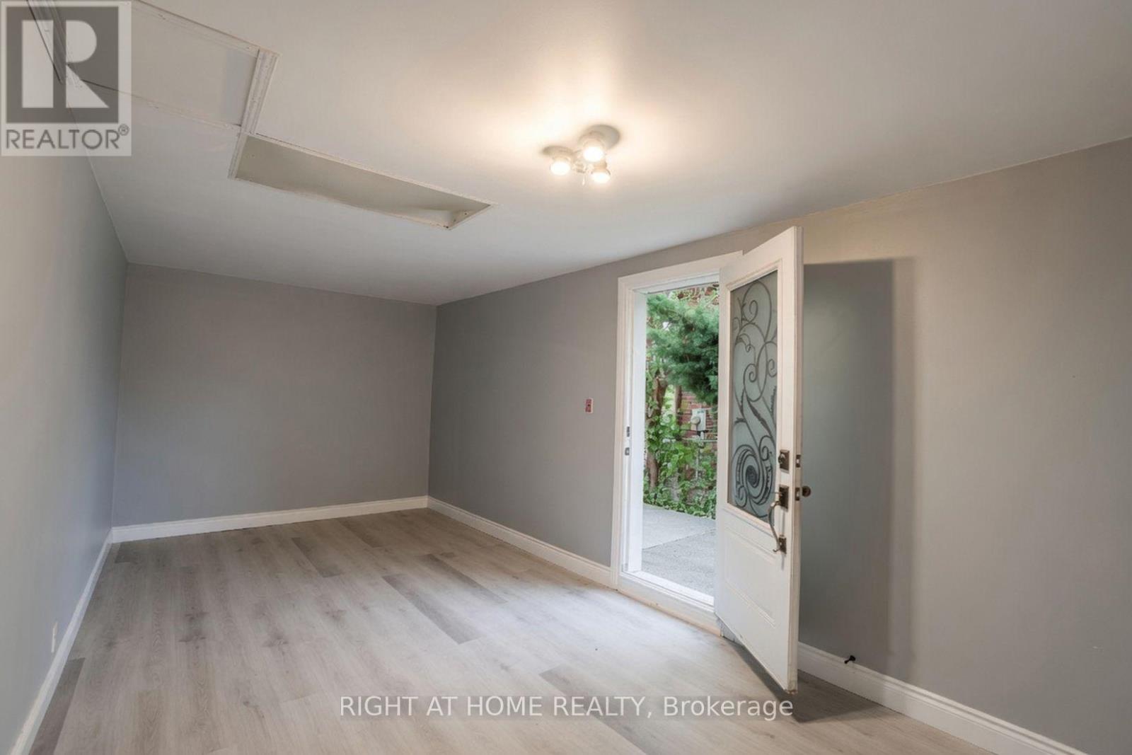 35 CHALFIELD LANE - 19