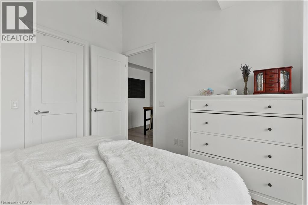 #717 21 E PARK Street E - Image 23