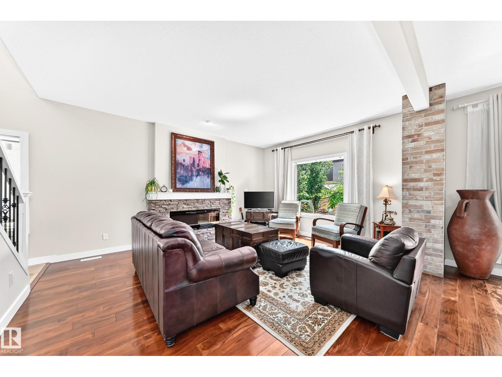 17819 8 AV SW - Image 4