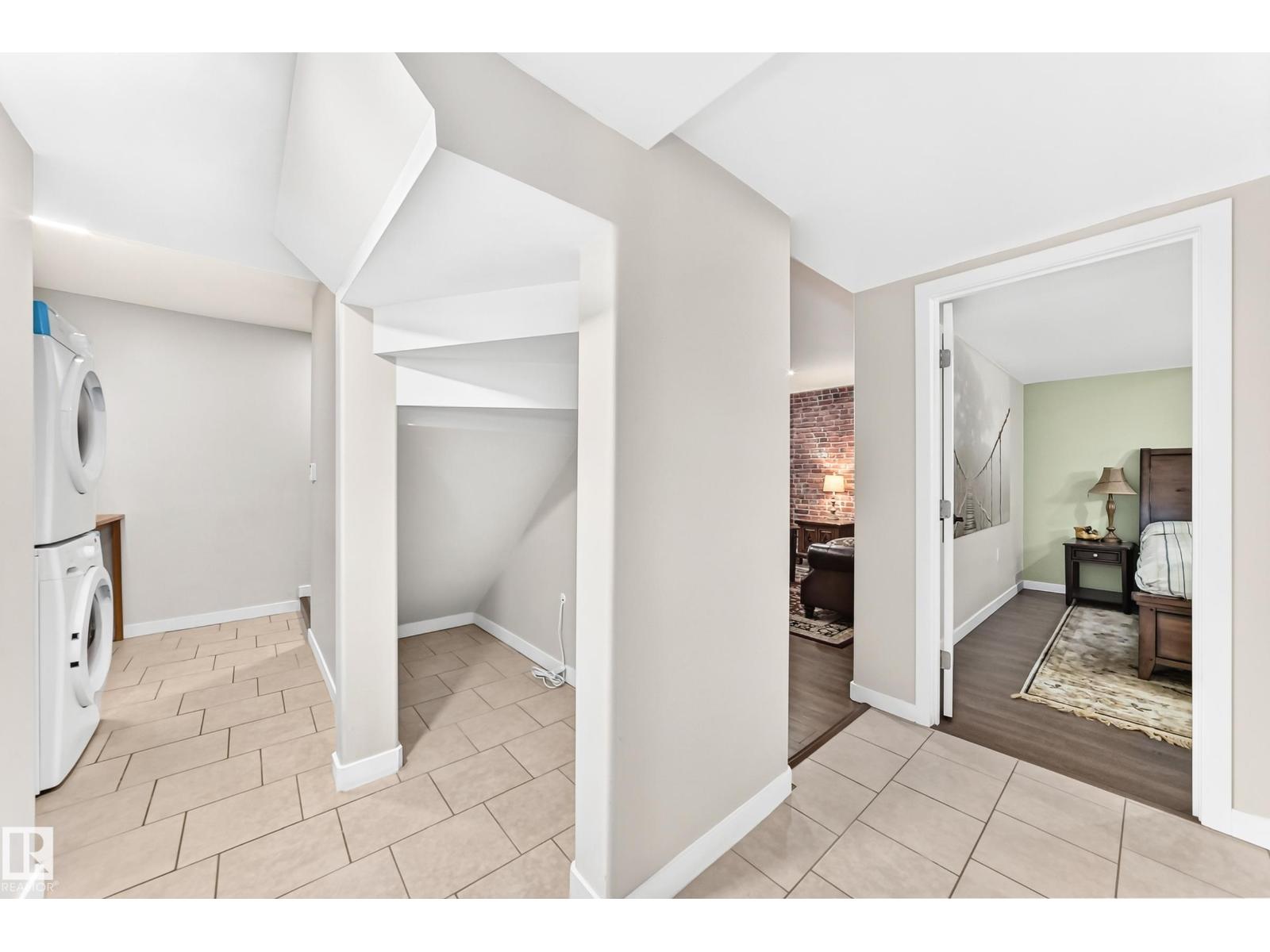 17819 8 AV SW - 51