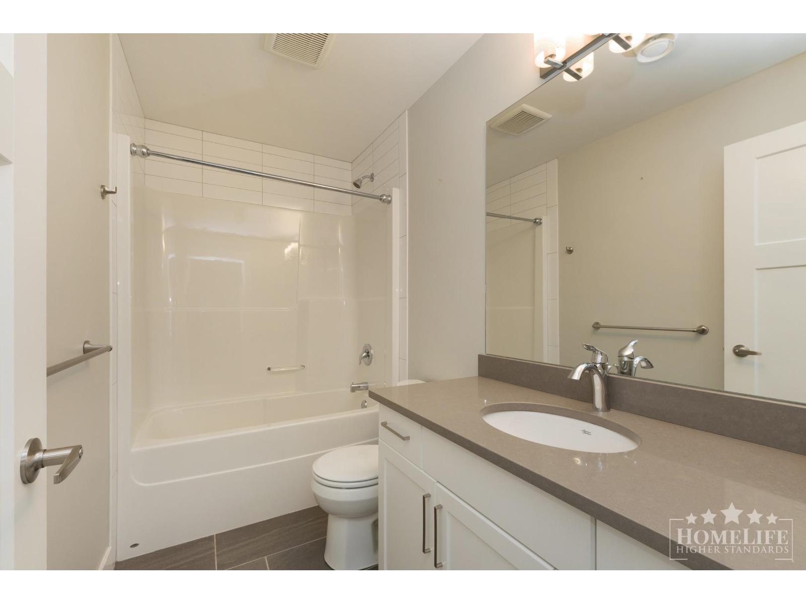 4 386 PINE AVENUE, Harrison Hot Springs, Harrison Hot Springs