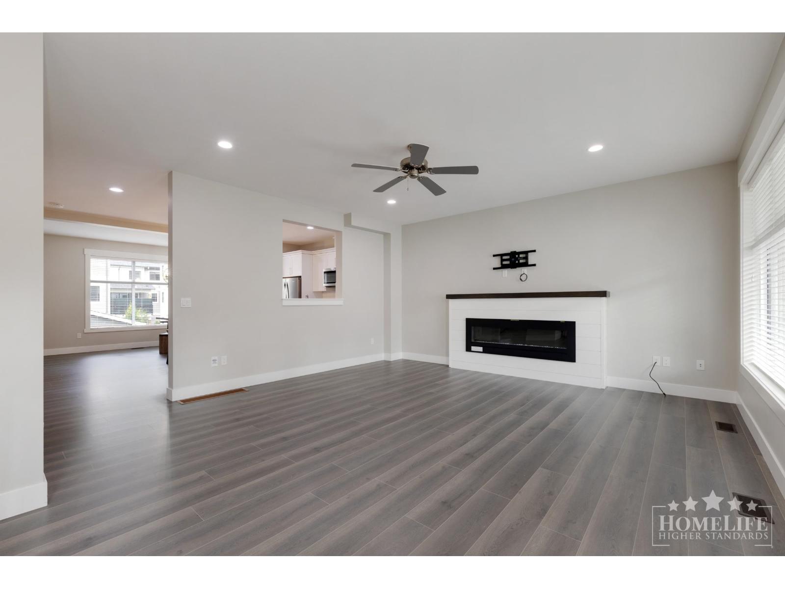 4 386 PINE AVENUE, Harrison Hot Springs, Harrison Hot Springs
