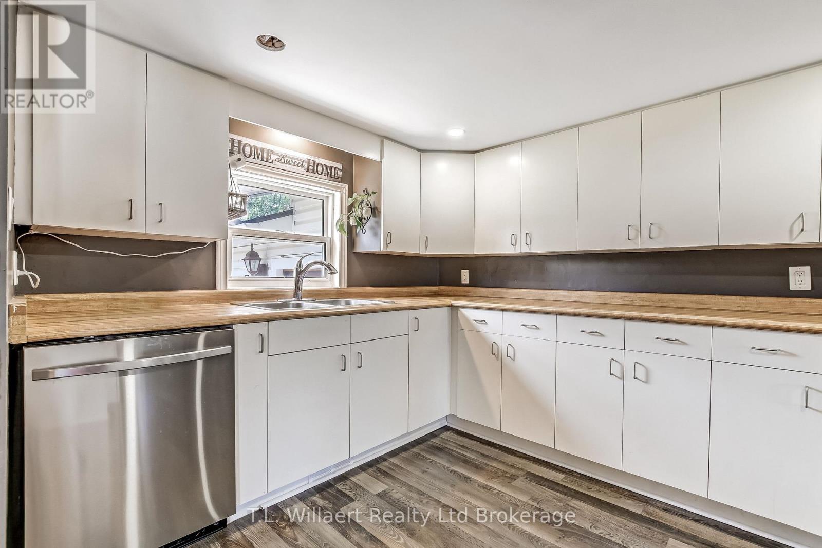 17 POTTERS ROAD - 12