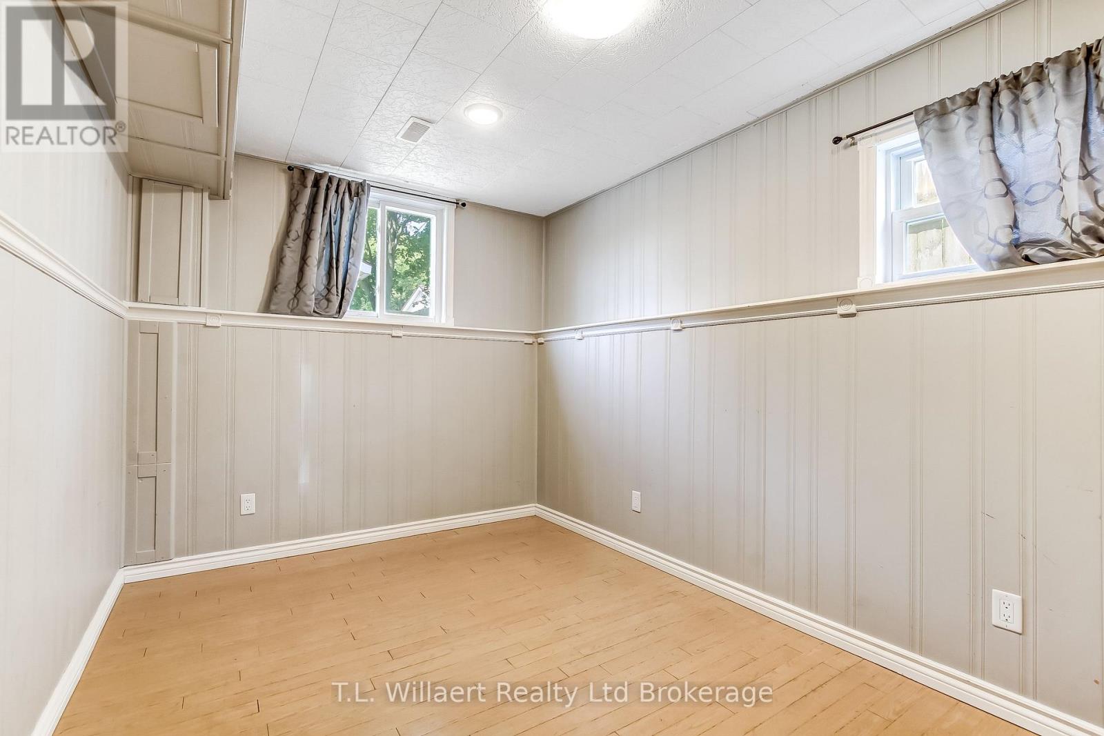 17 POTTERS ROAD - 21