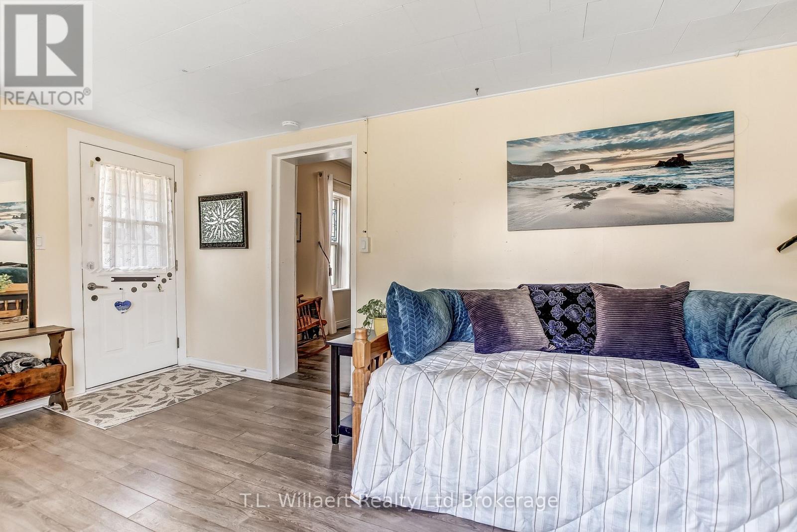 17 POTTERS ROAD - 6