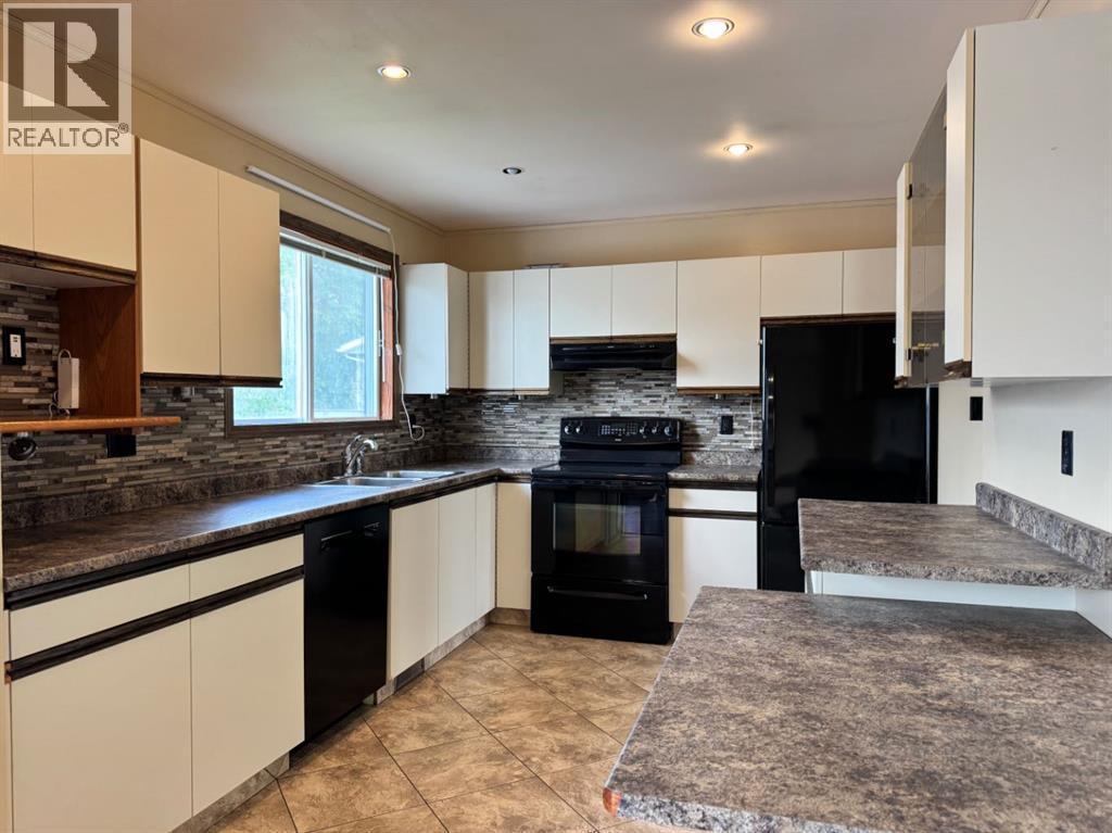 11300 110 Avenue Crescent - 14