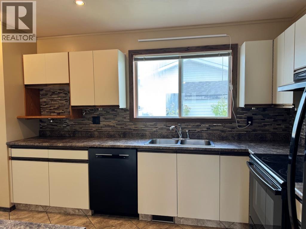 11300 110 Avenue Crescent - 16