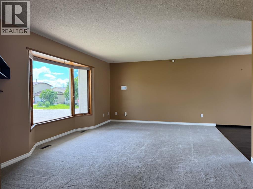 11300 110 Avenue Crescent - 5