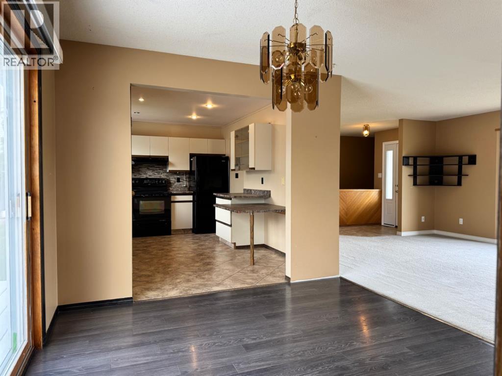 11300 110 Avenue Crescent - 9