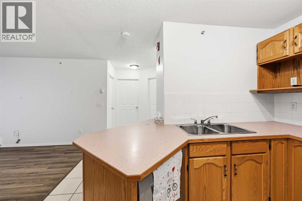 #439 165 Manora Place NE - 17