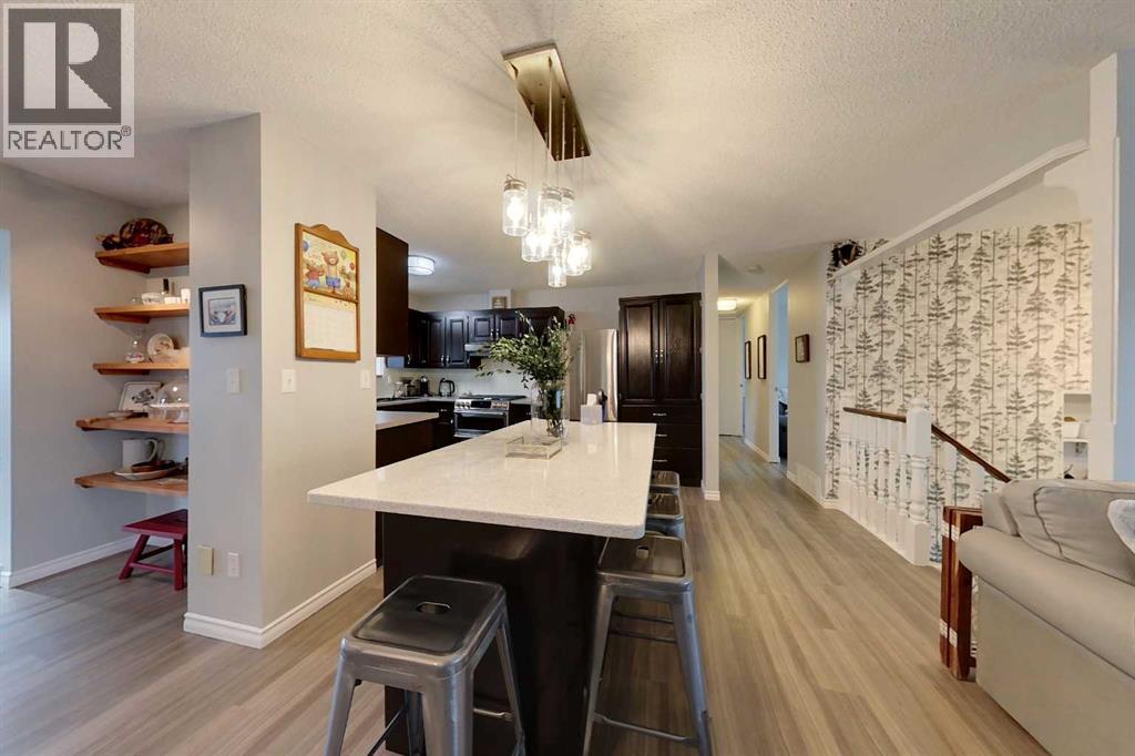 321 9 Street NE - 9