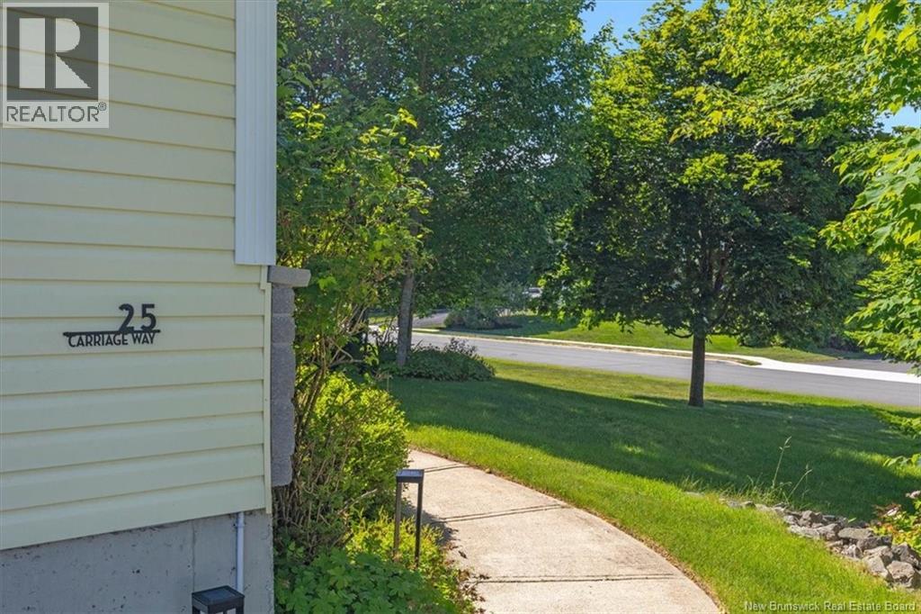 25 Carriage Way - Image 4
