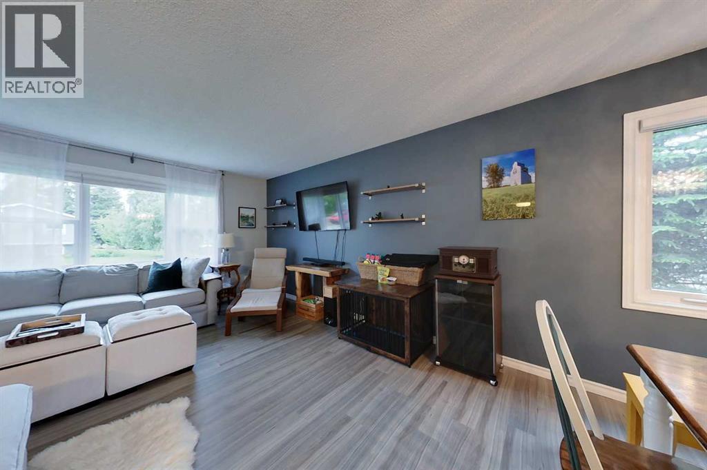 321 9 Street NE - 11