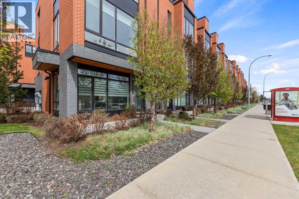 3040 Parkdale Boulevard NW - 1