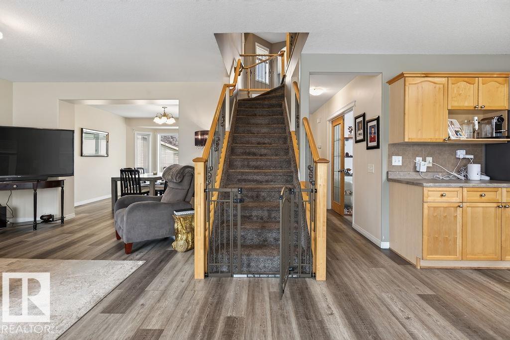 20431 57 AV NW - 20