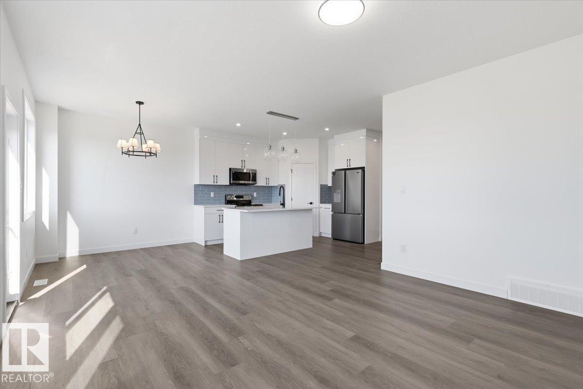 5221 47 ave - 24