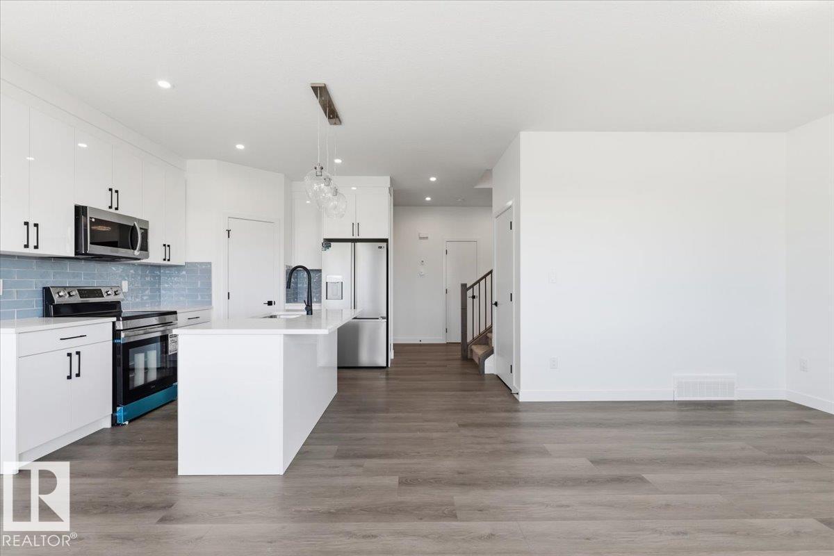 5221 47 ave - 25