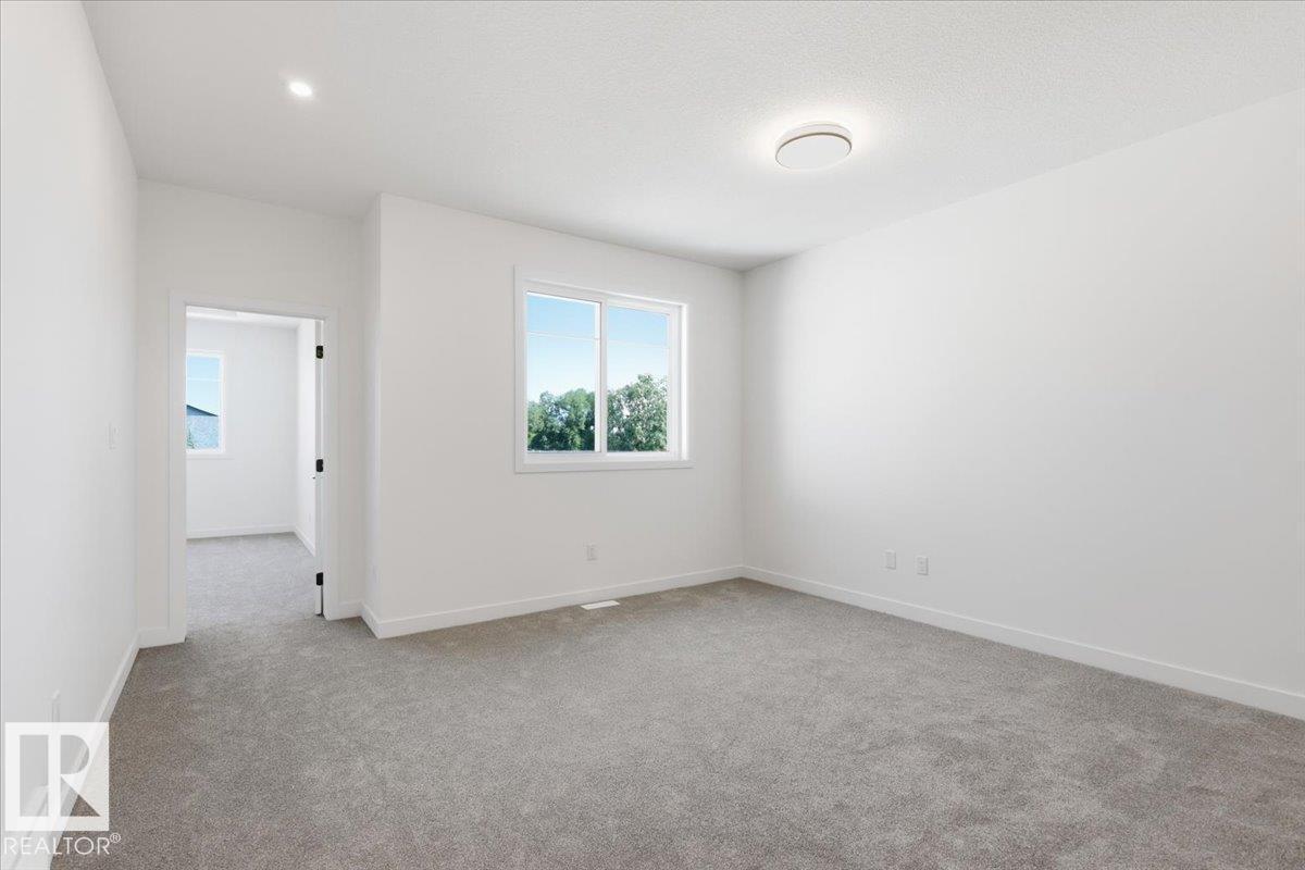 5221 47 ave - 28
