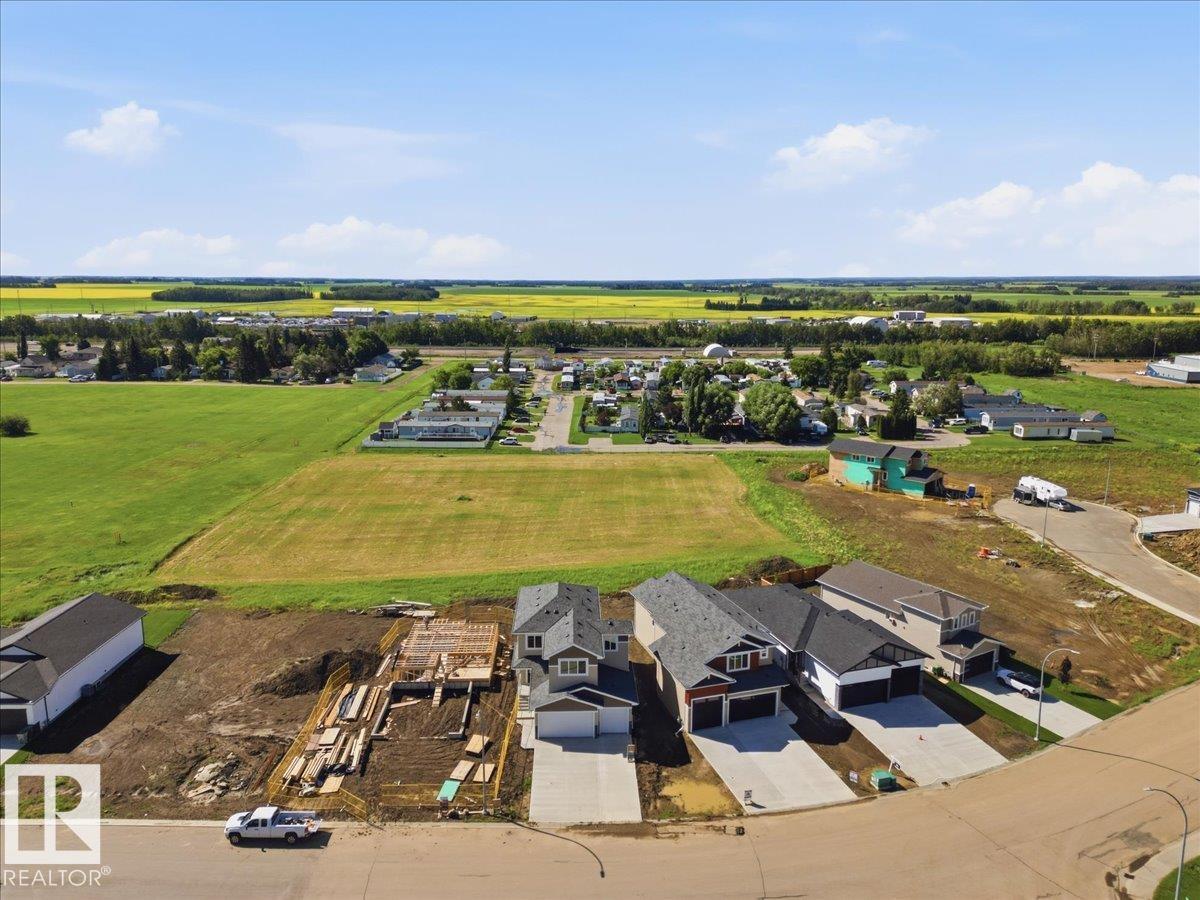 5221 47 ave - 4