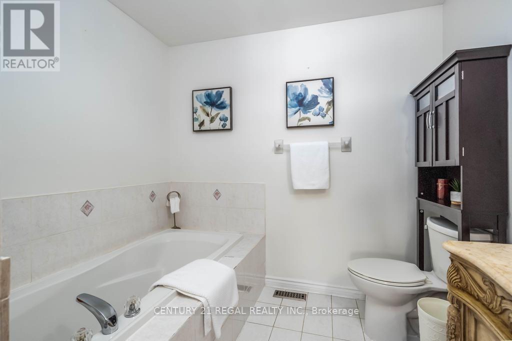 43 WATERTON CRESCENT - 22