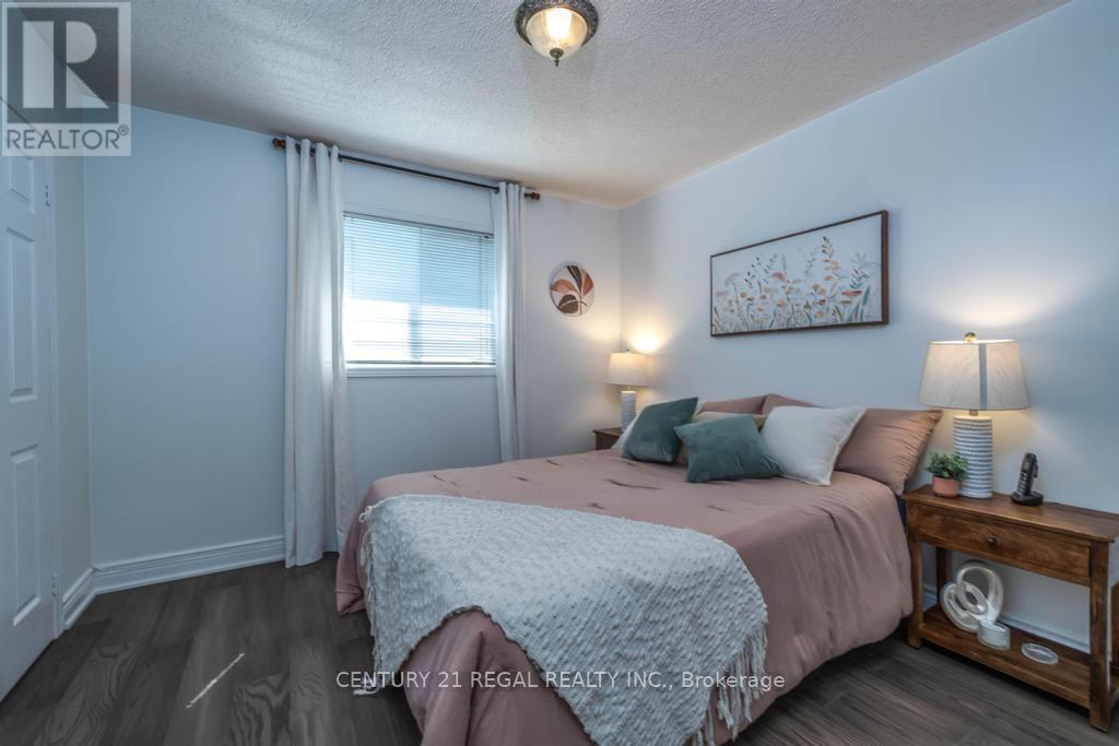 43 WATERTON CRESCENT - 25