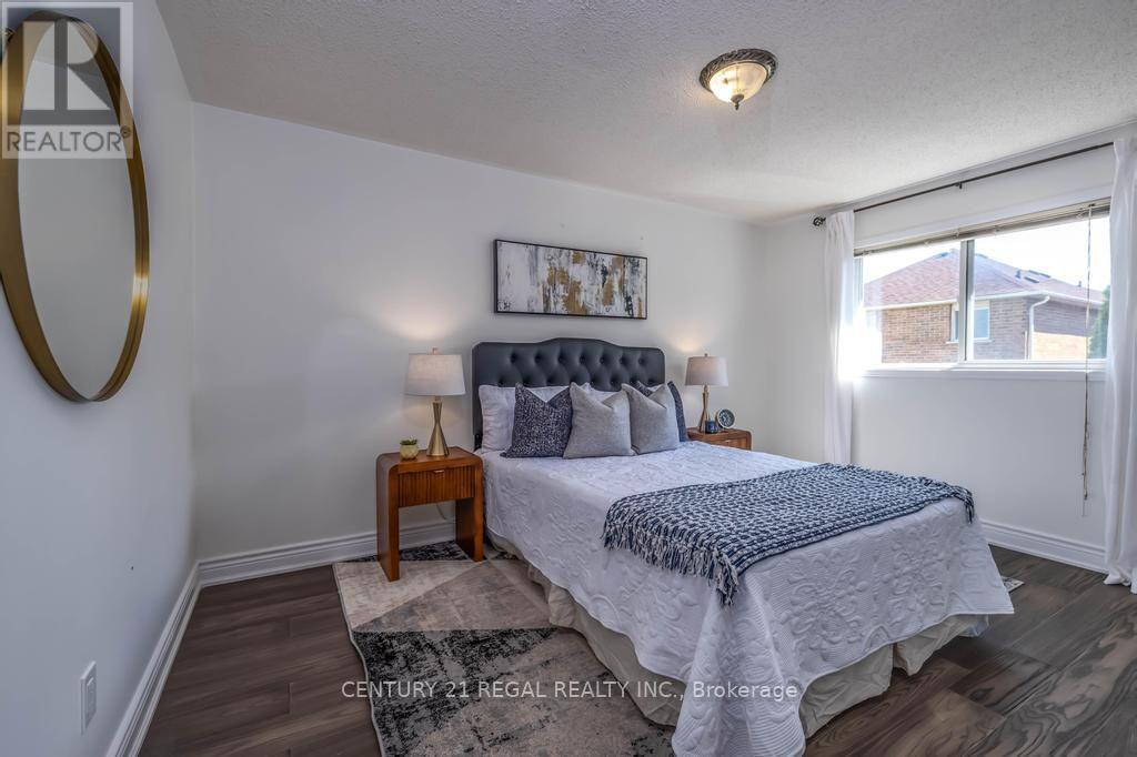 43 WATERTON CRESCENT - 27