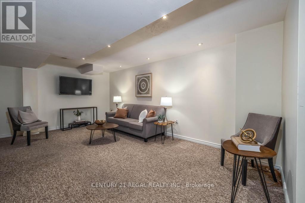 43 WATERTON CRESCENT - 31