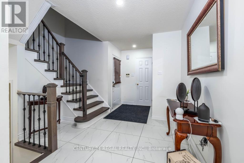 43 WATERTON CRESCENT - 4