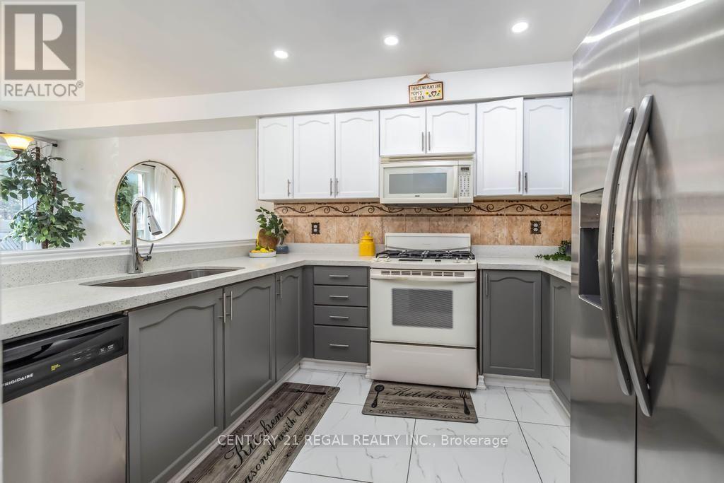 43 WATERTON CRESCENT - 9