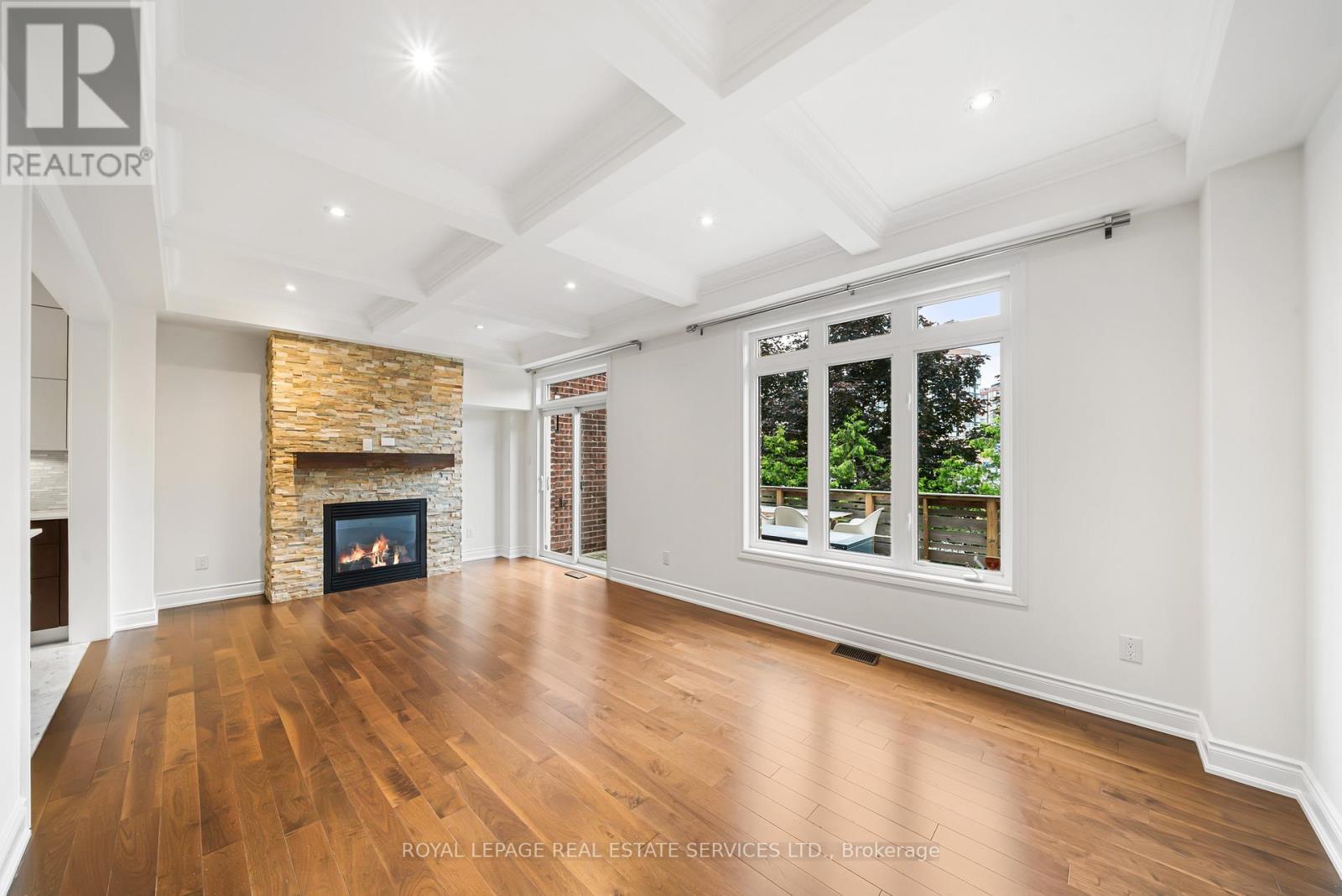 2083 GRANGE DRIVE - 10