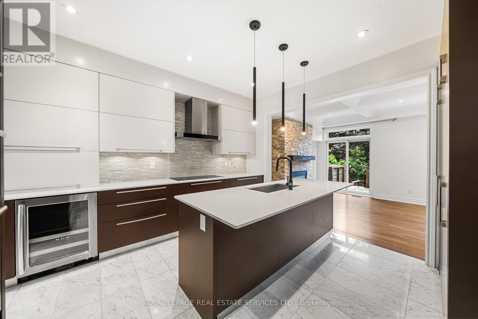 2083 GRANGE DRIVE - 2