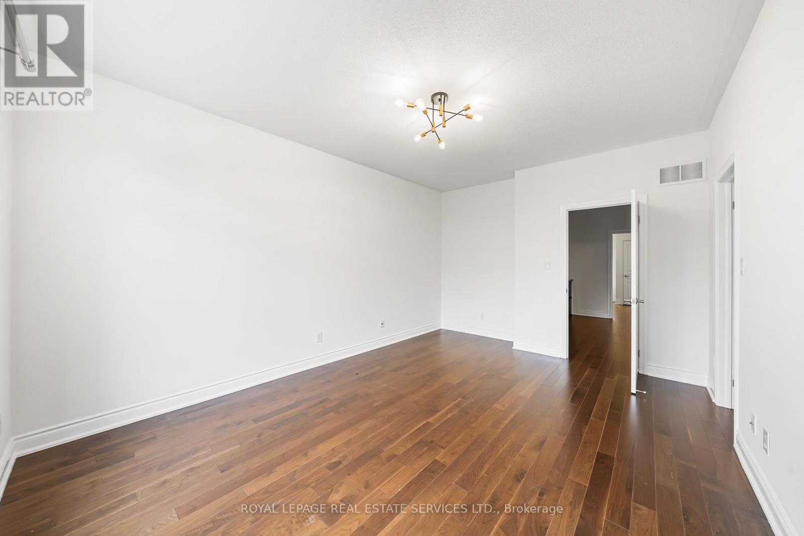 2083 GRANGE DRIVE - 26