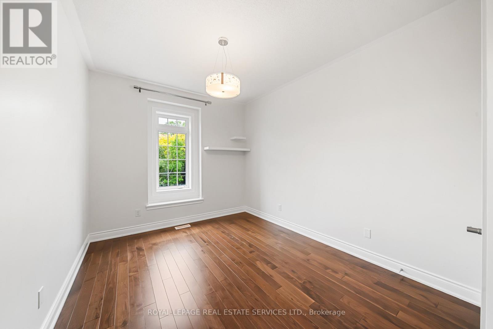 2083 GRANGE DRIVE - 32