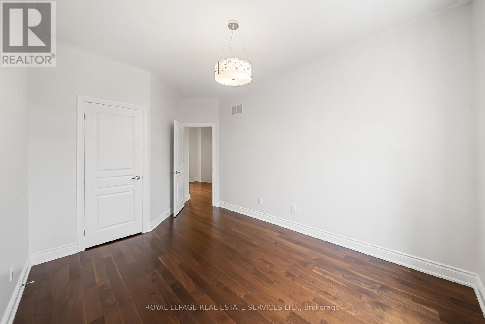 2083 GRANGE DRIVE - 34