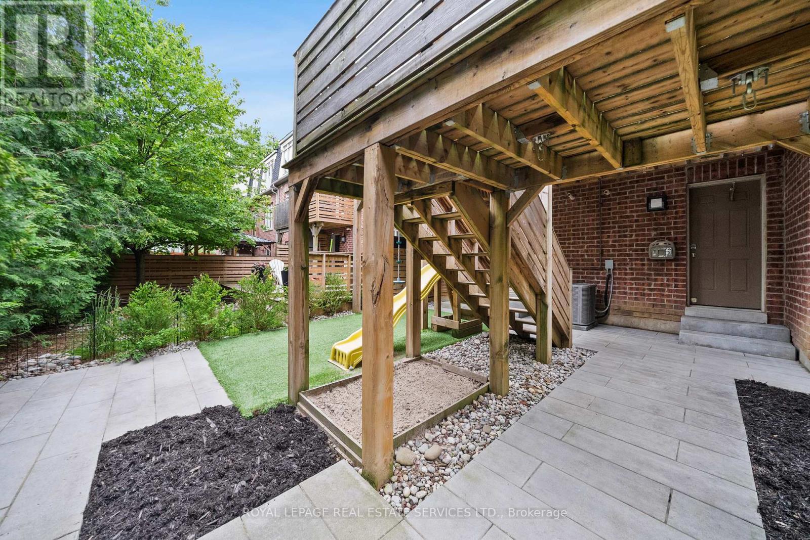 2083 GRANGE DRIVE - 40